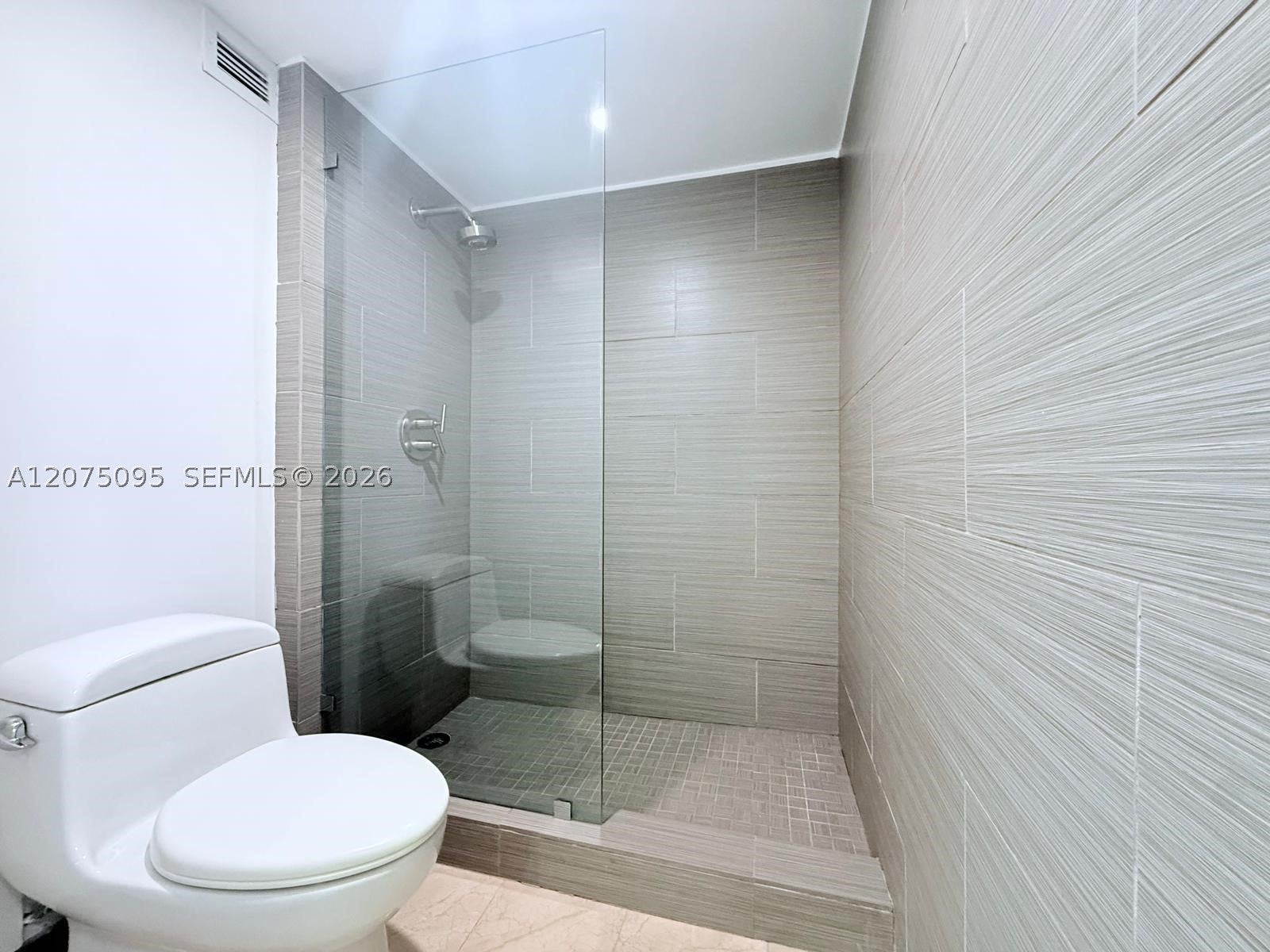 2301 Collins Ave 621