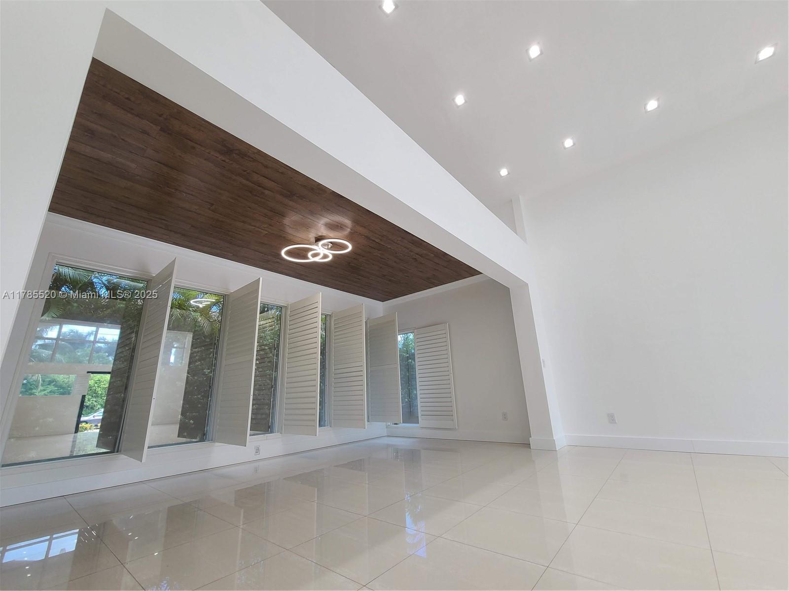 BAY HARBOR ISLAND - Residential