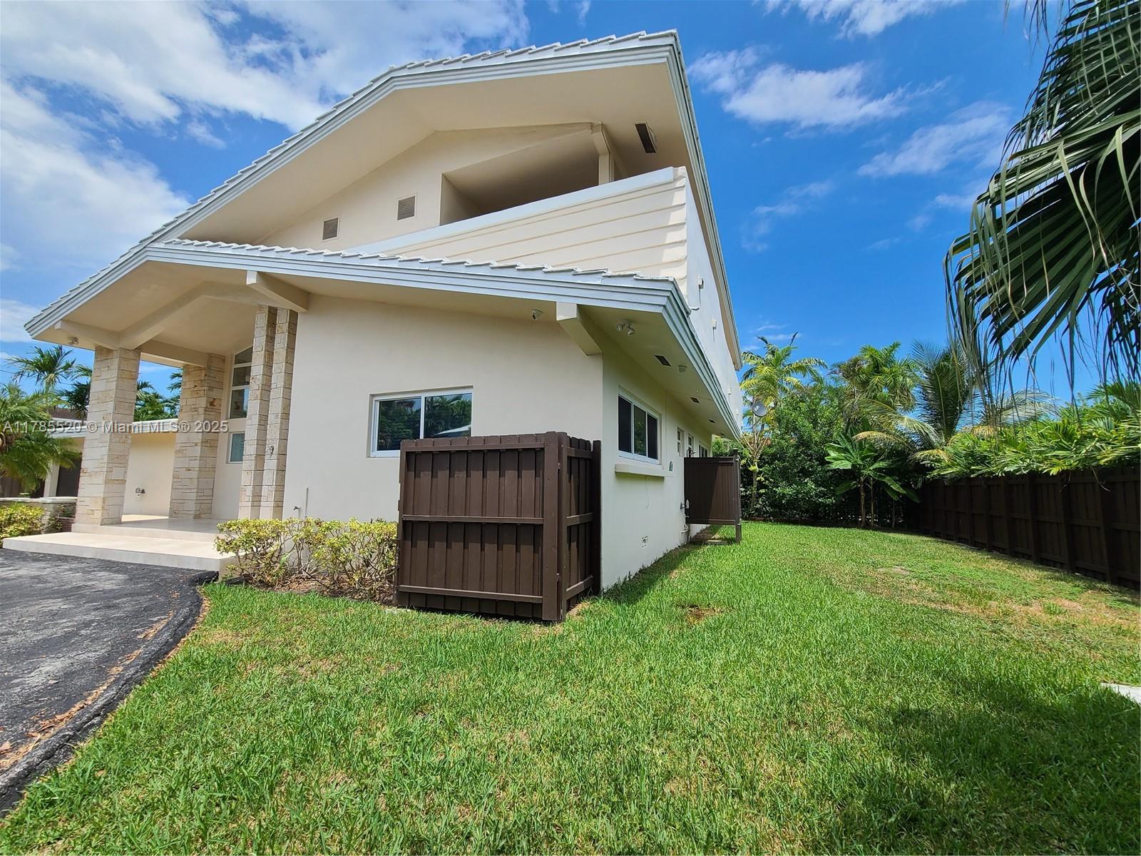 BAY HARBOR ISLAND - Residential