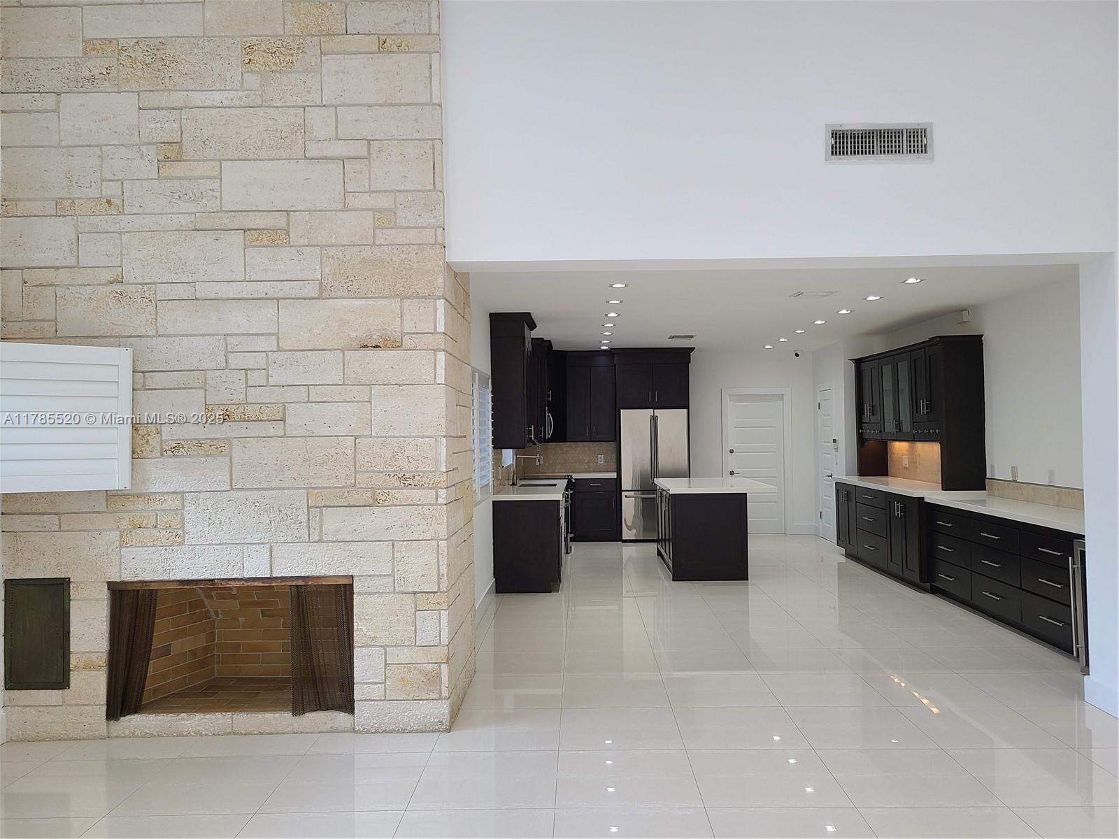 BAY HARBOR ISLAND - Residential