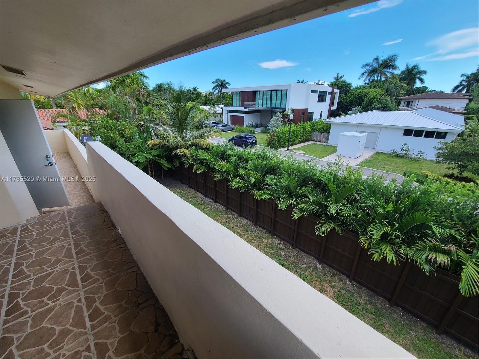 BAY HARBOR ISLAND - Residential