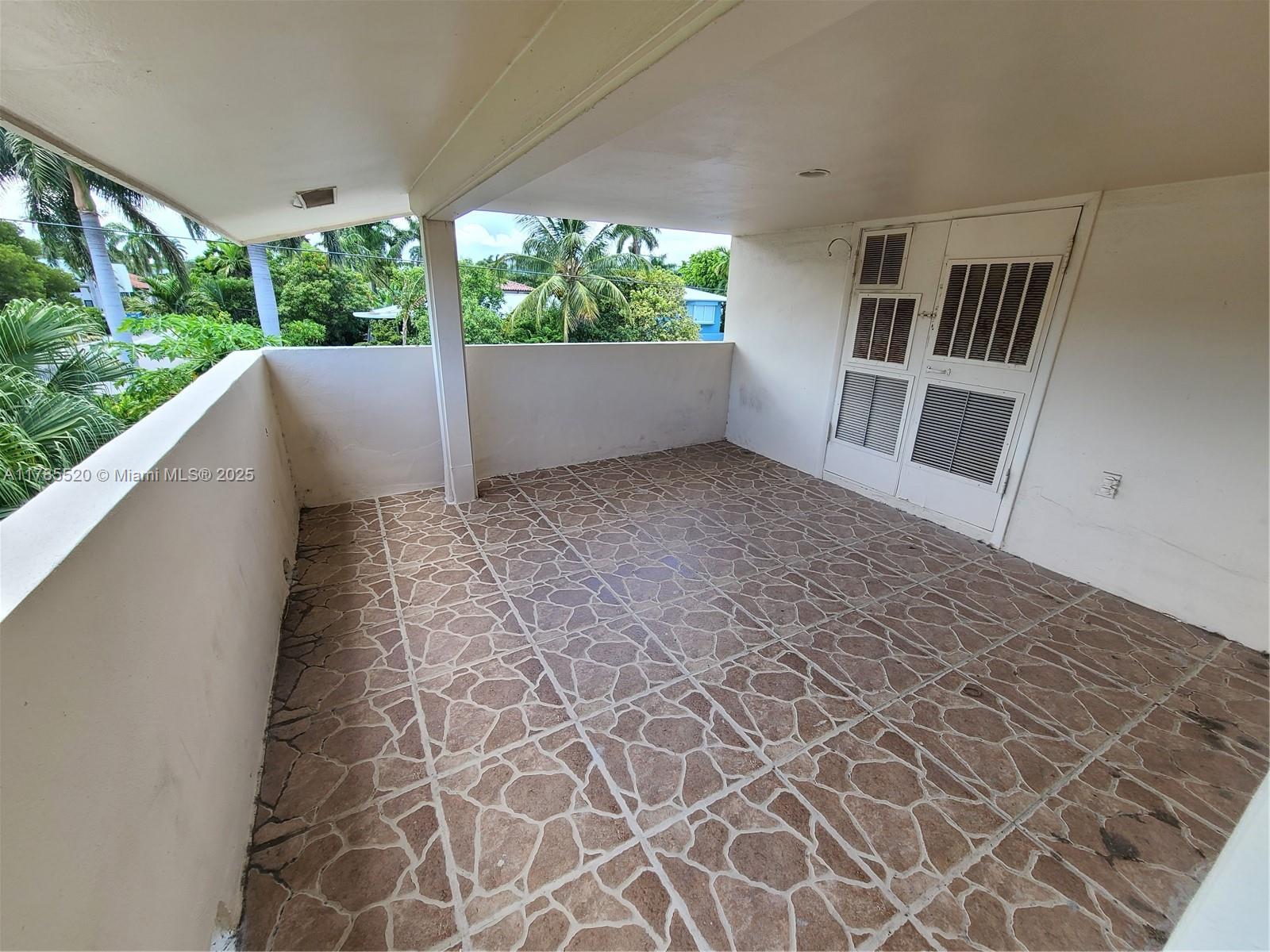 BAY HARBOR ISLAND - Residential
