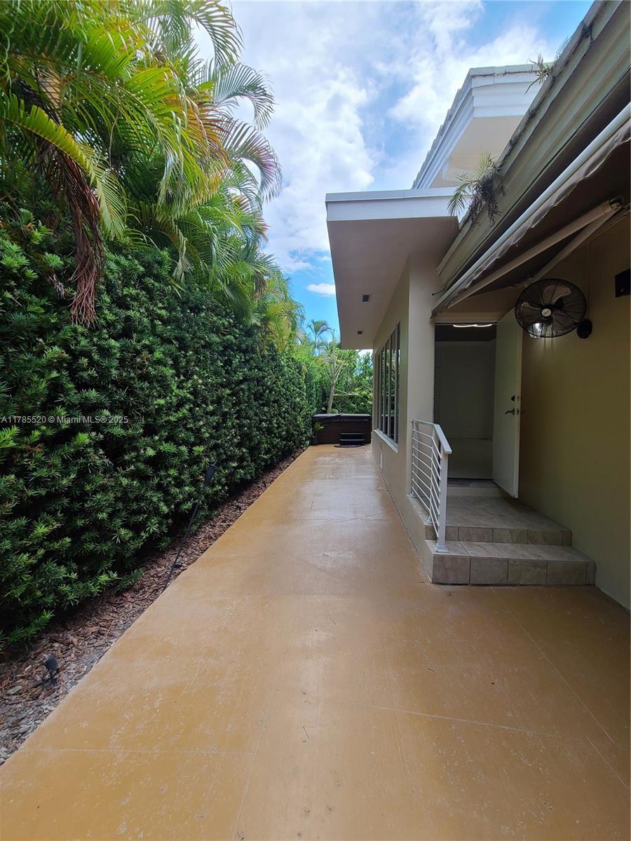BAY HARBOR ISLAND - Residential