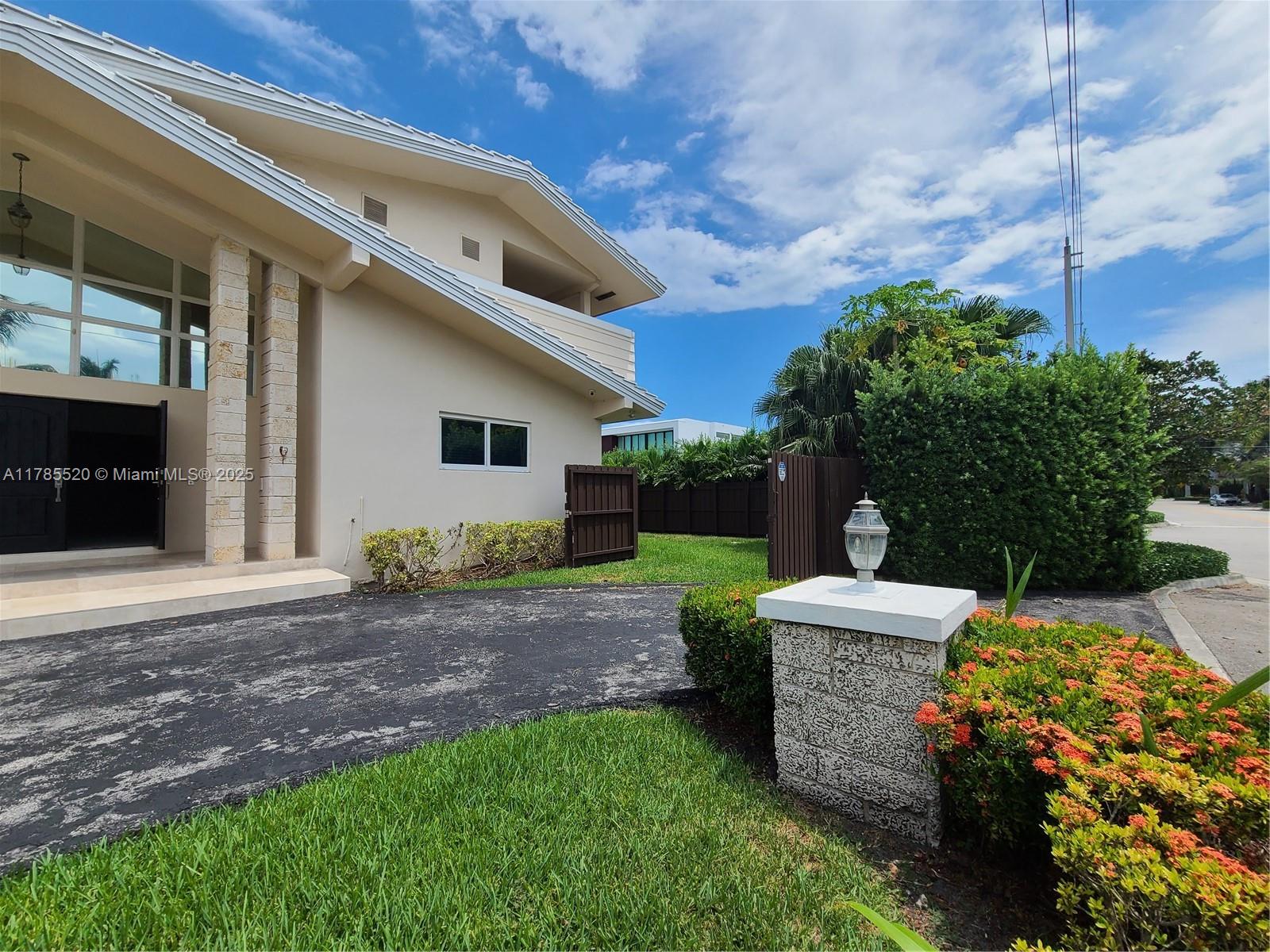 BAY HARBOR ISLAND - Residential