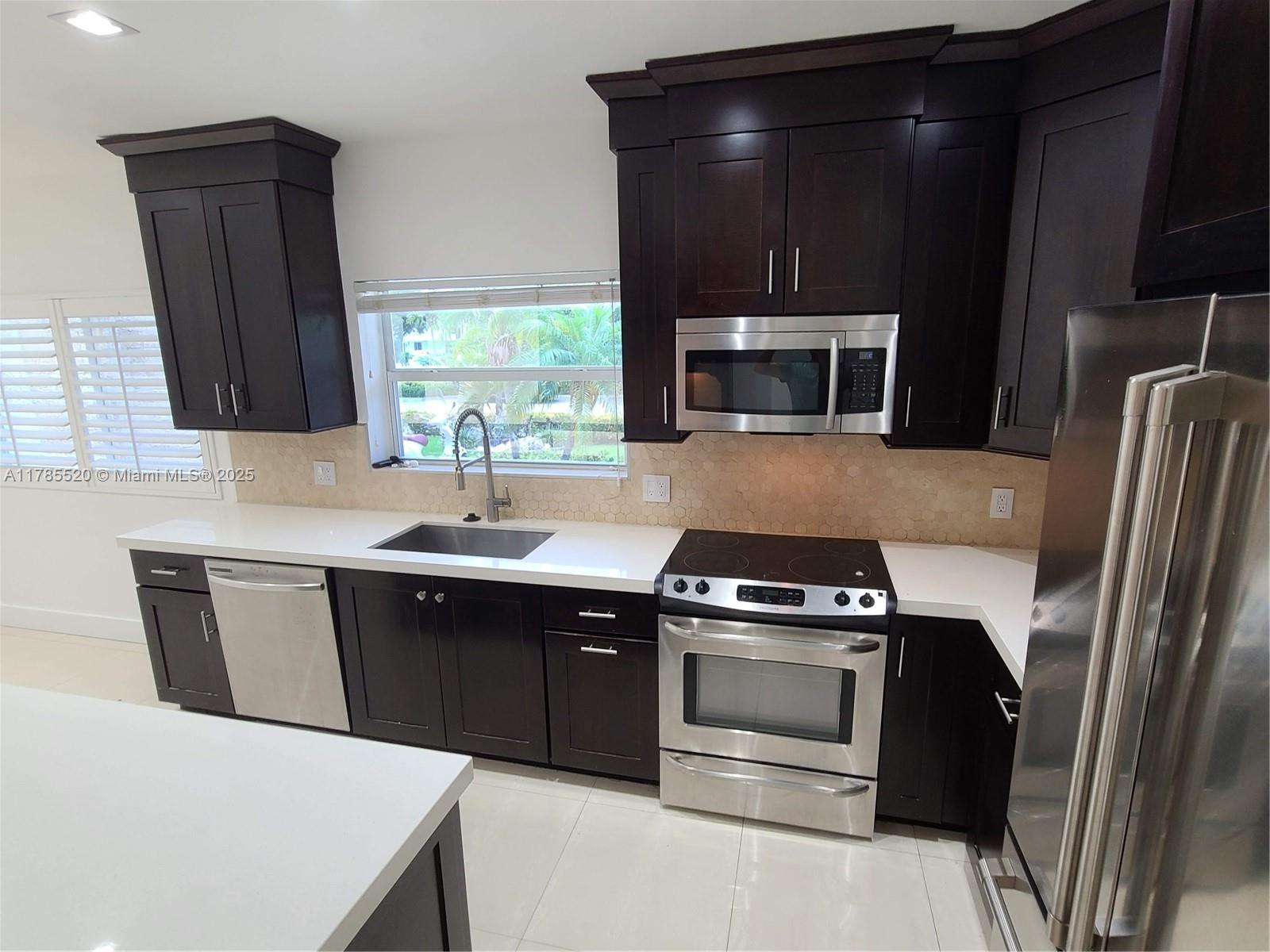 BAY HARBOR ISLAND - Residential