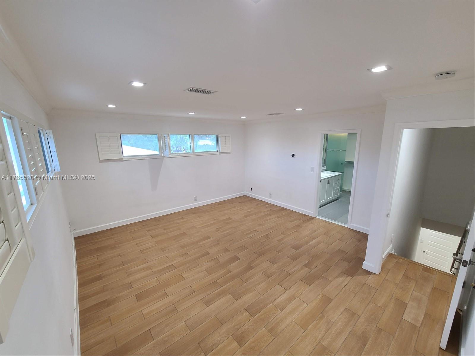 BAY HARBOR ISLAND - Residential