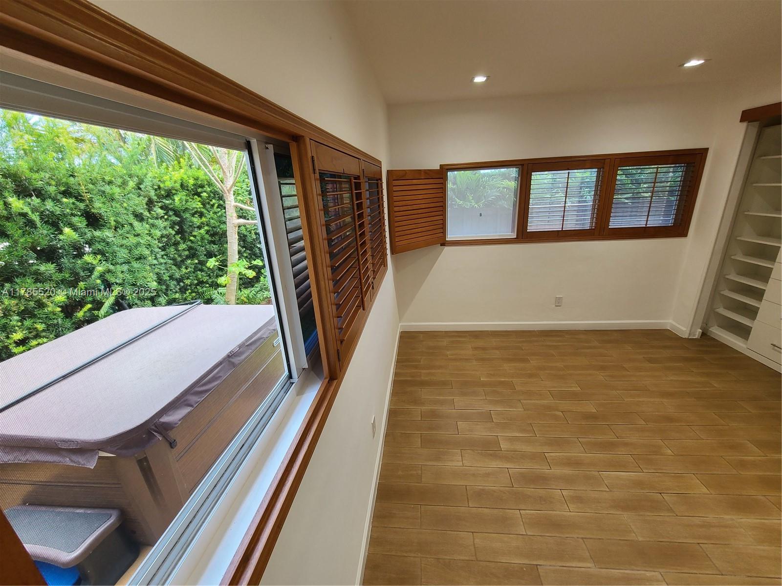 BAY HARBOR ISLAND - Residential