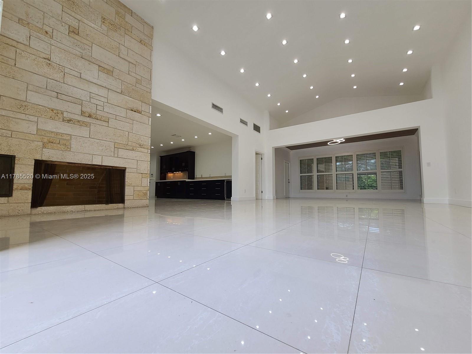 BAY HARBOR ISLAND - Residential