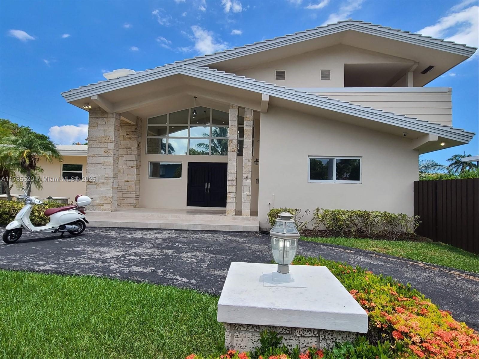 BAY HARBOR ISLAND - Residential