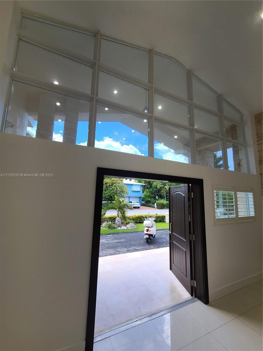 BAY HARBOR ISLAND - Residential