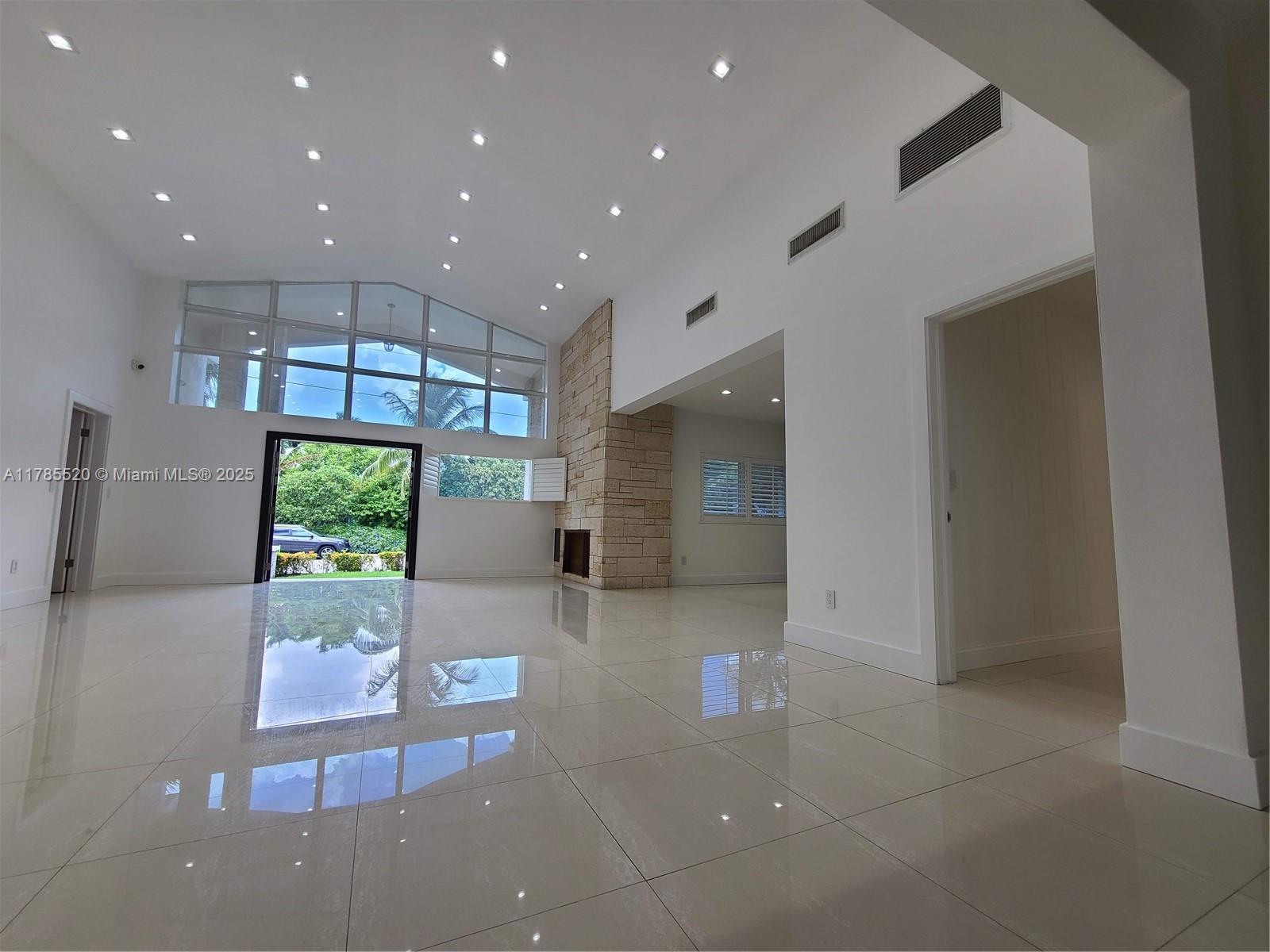 BAY HARBOR ISLAND - Residential