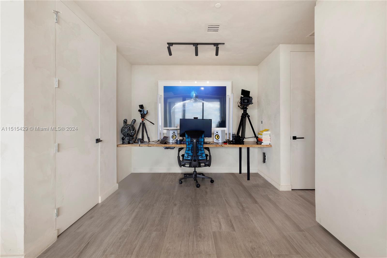 CLUB RESIDENCES AT PARK GR - Residential