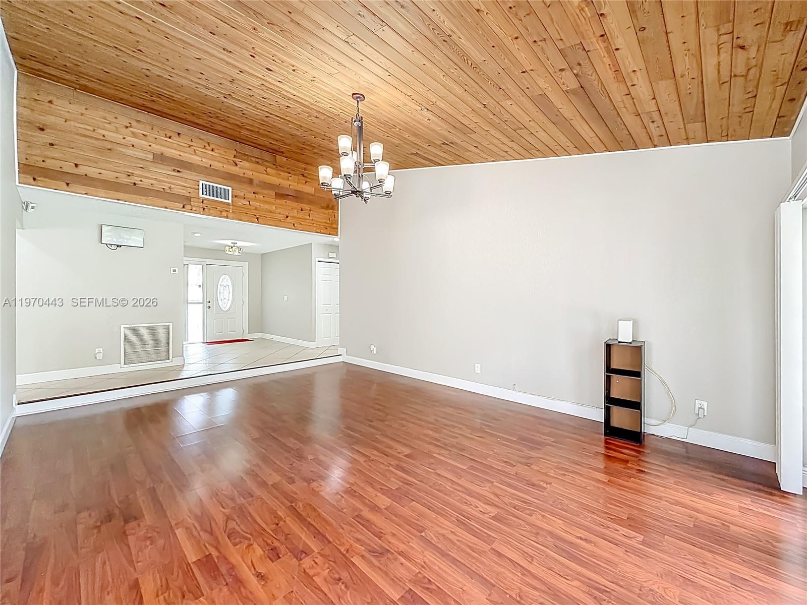 BOULEVARD NORTH - Residential