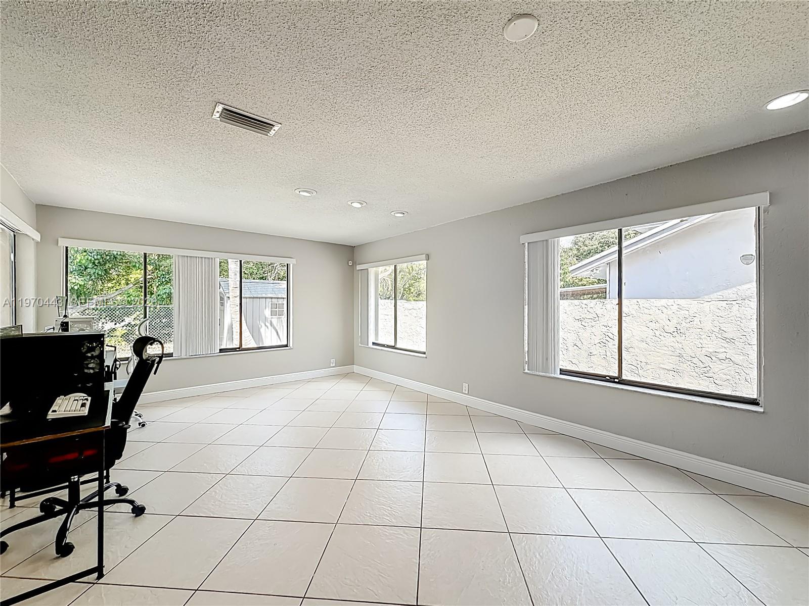 BOULEVARD NORTH - Residential