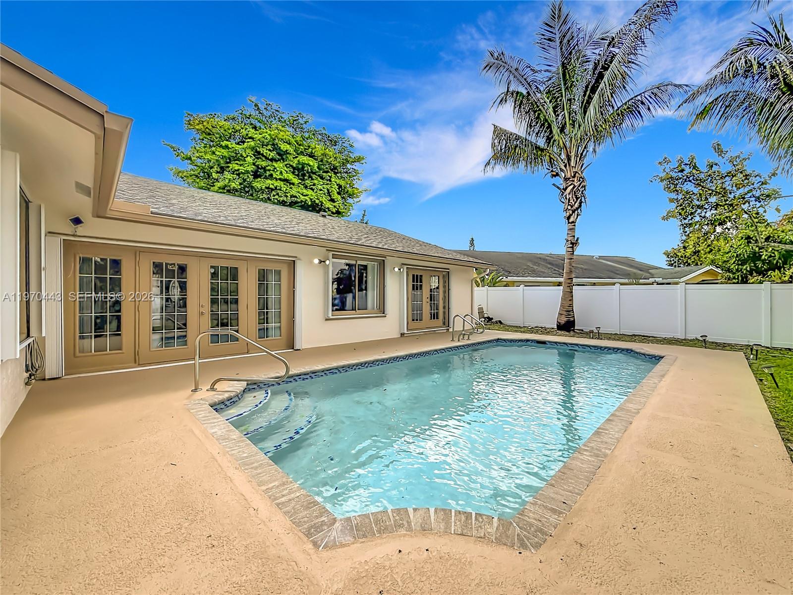 BOULEVARD NORTH - Residential