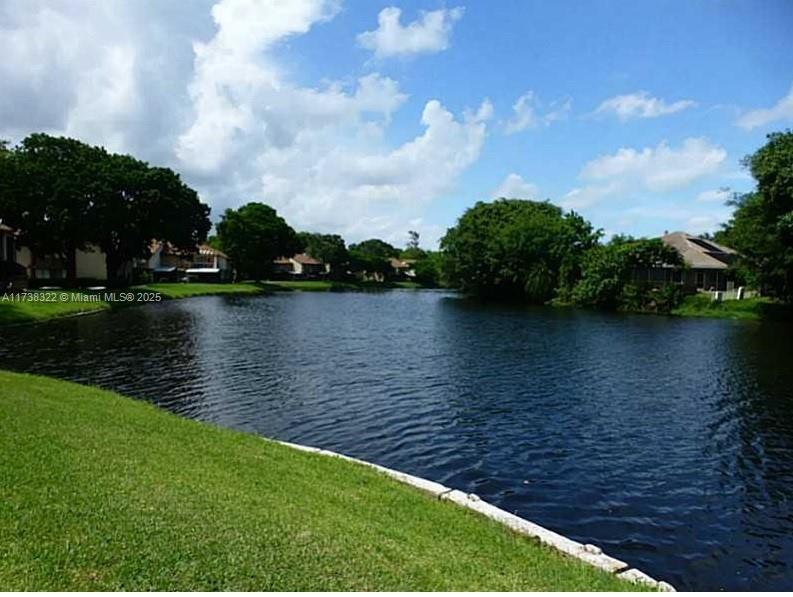 Rental Property at 238 Wimbledon Lake Dr 238, Plantation, Miami-Dade County, Florida - Bedrooms: 3 
Bathrooms: 2  - $2,800 MO.