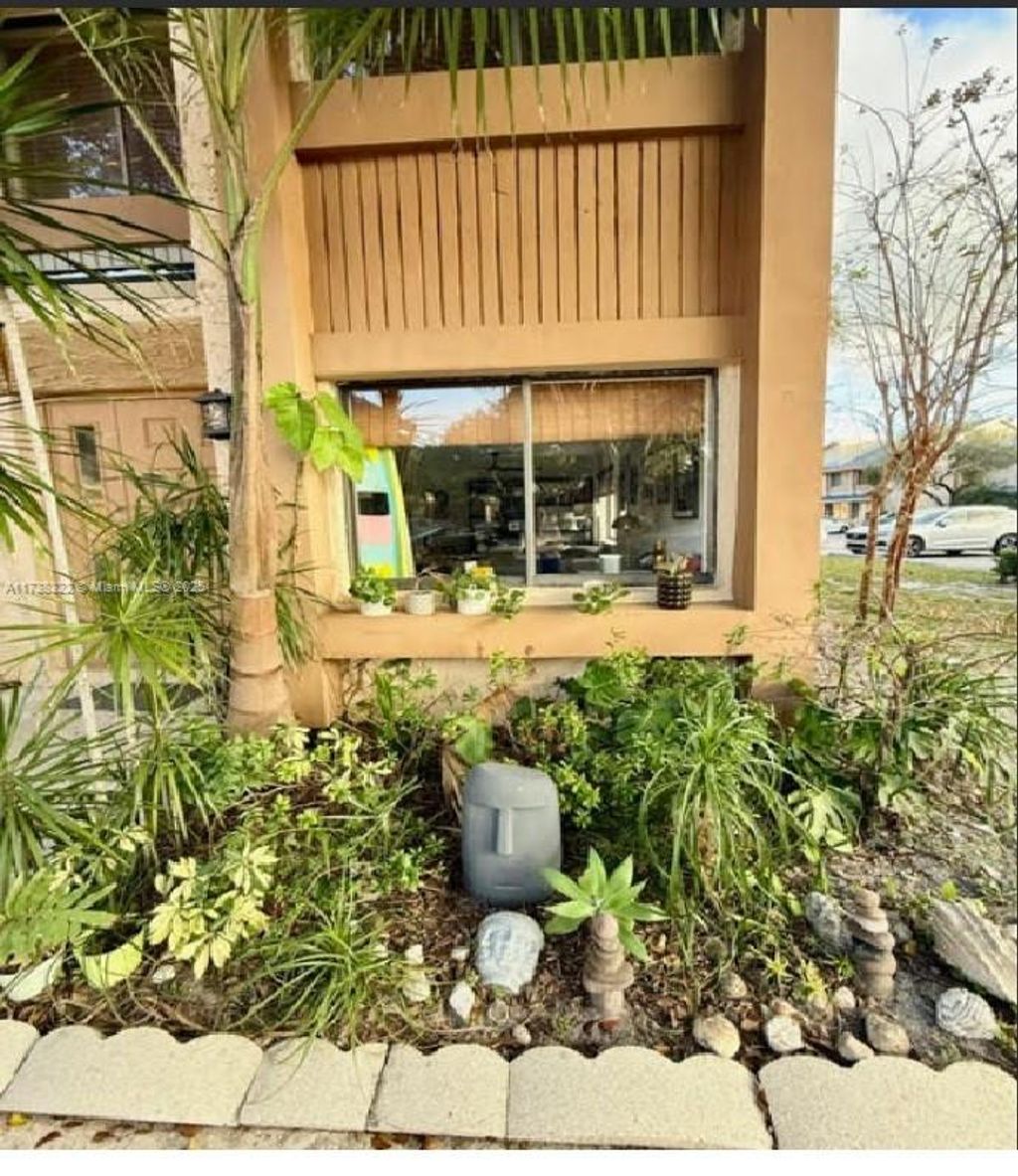 Photo of 238 Wimbledon Lake Dr #238, Plantation, FL 33324 (MLS # A11738322)