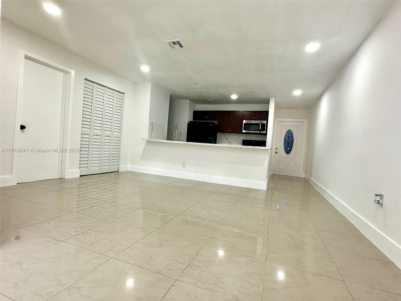 VISTA TOWNHOUSE SEC B - Residential