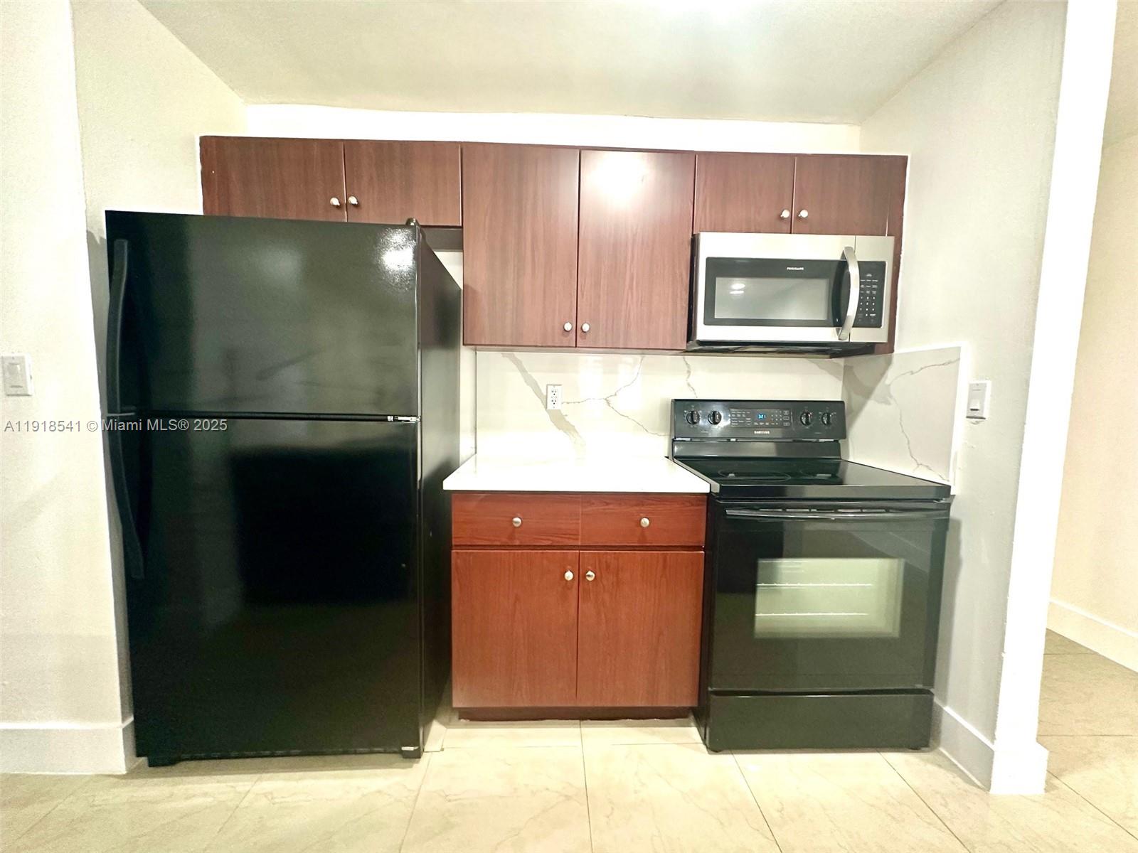 VISTA TOWNHOUSE SEC B - Residential