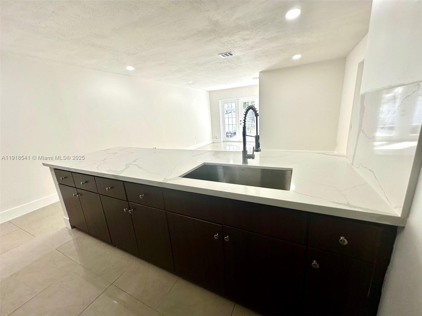 VISTA TOWNHOUSE SEC B - Residential