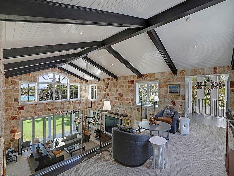 JUPITER ISLAND - Residential