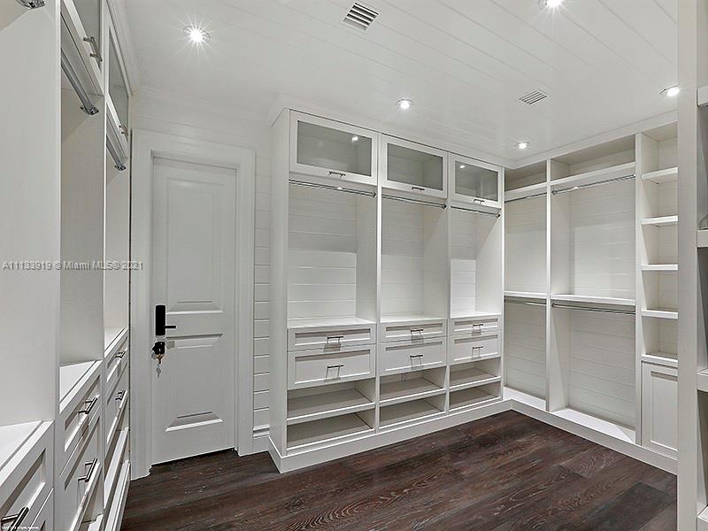 JUPITER ISLAND - Residential