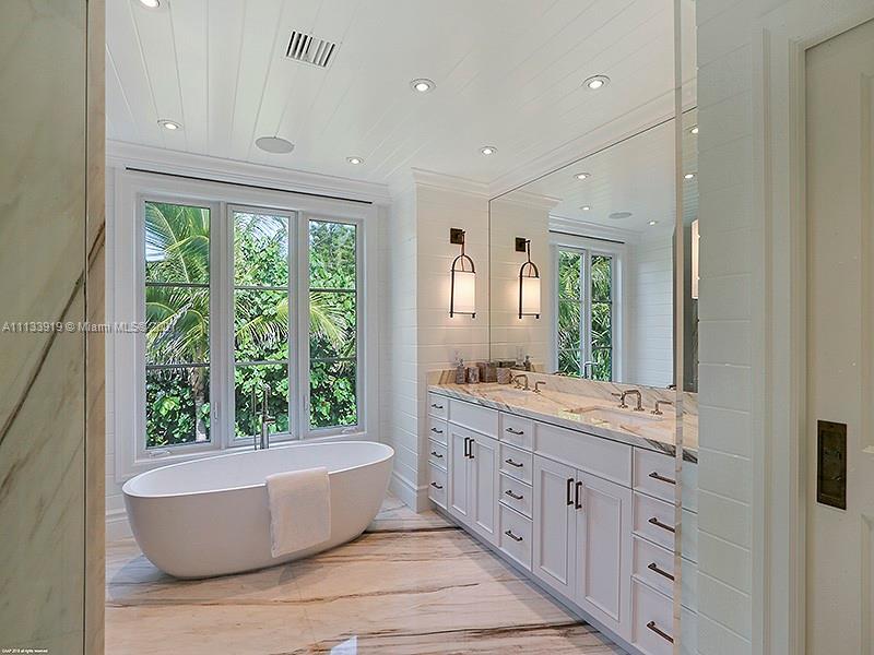 JUPITER ISLAND - Residential