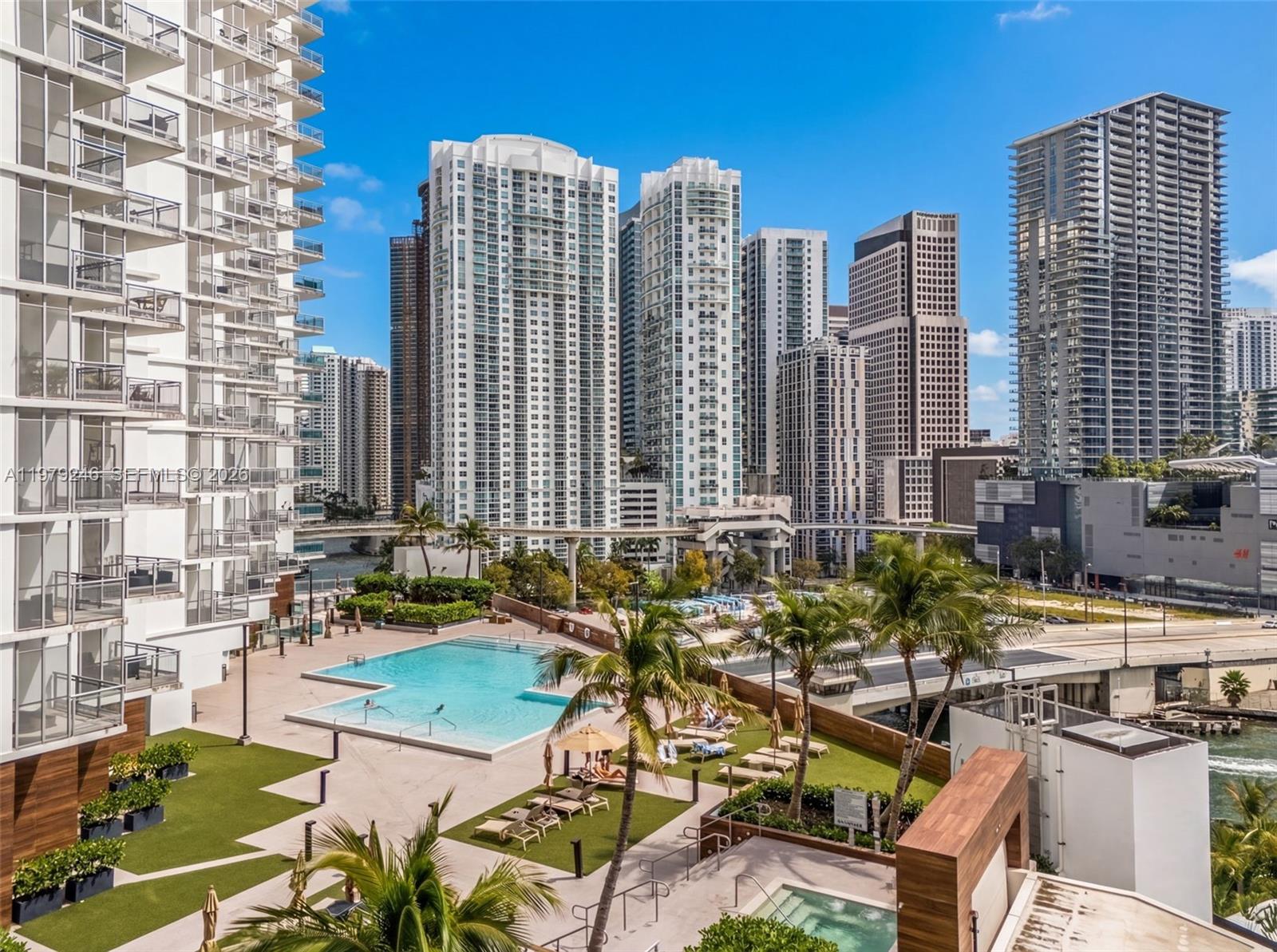 350 S Miami Ave 2006