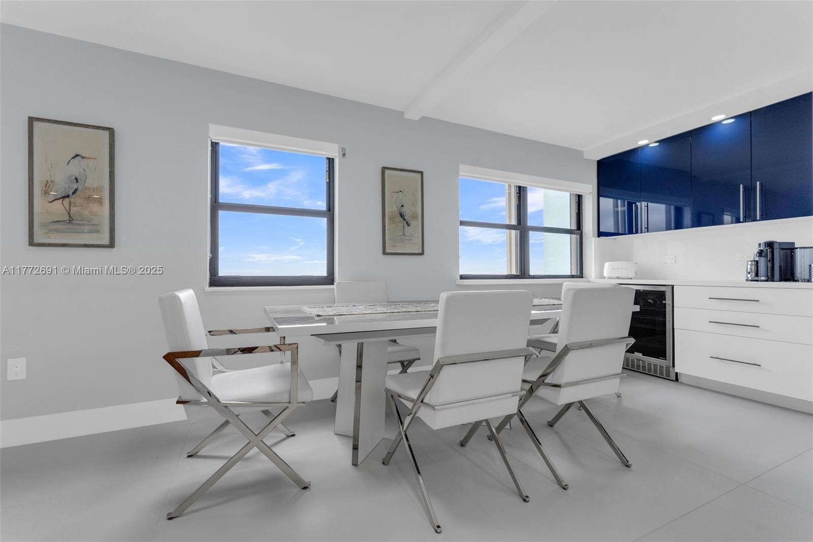 SUMMIT CONDO - Residential