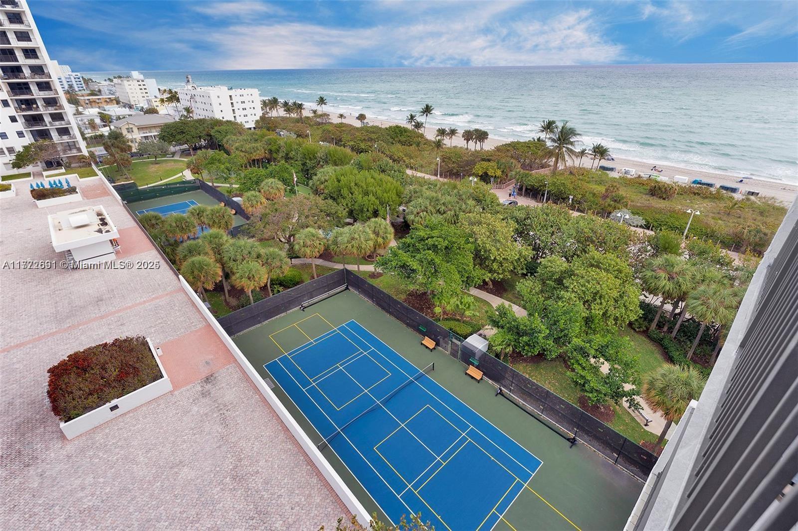 SUMMIT CONDO - Residential