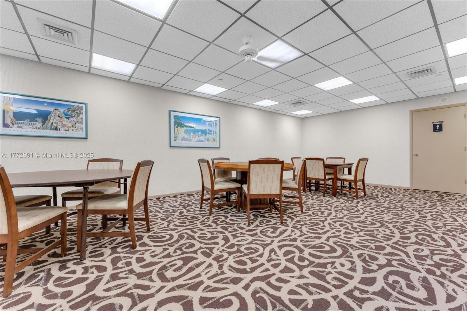 SUMMIT CONDO - Residential