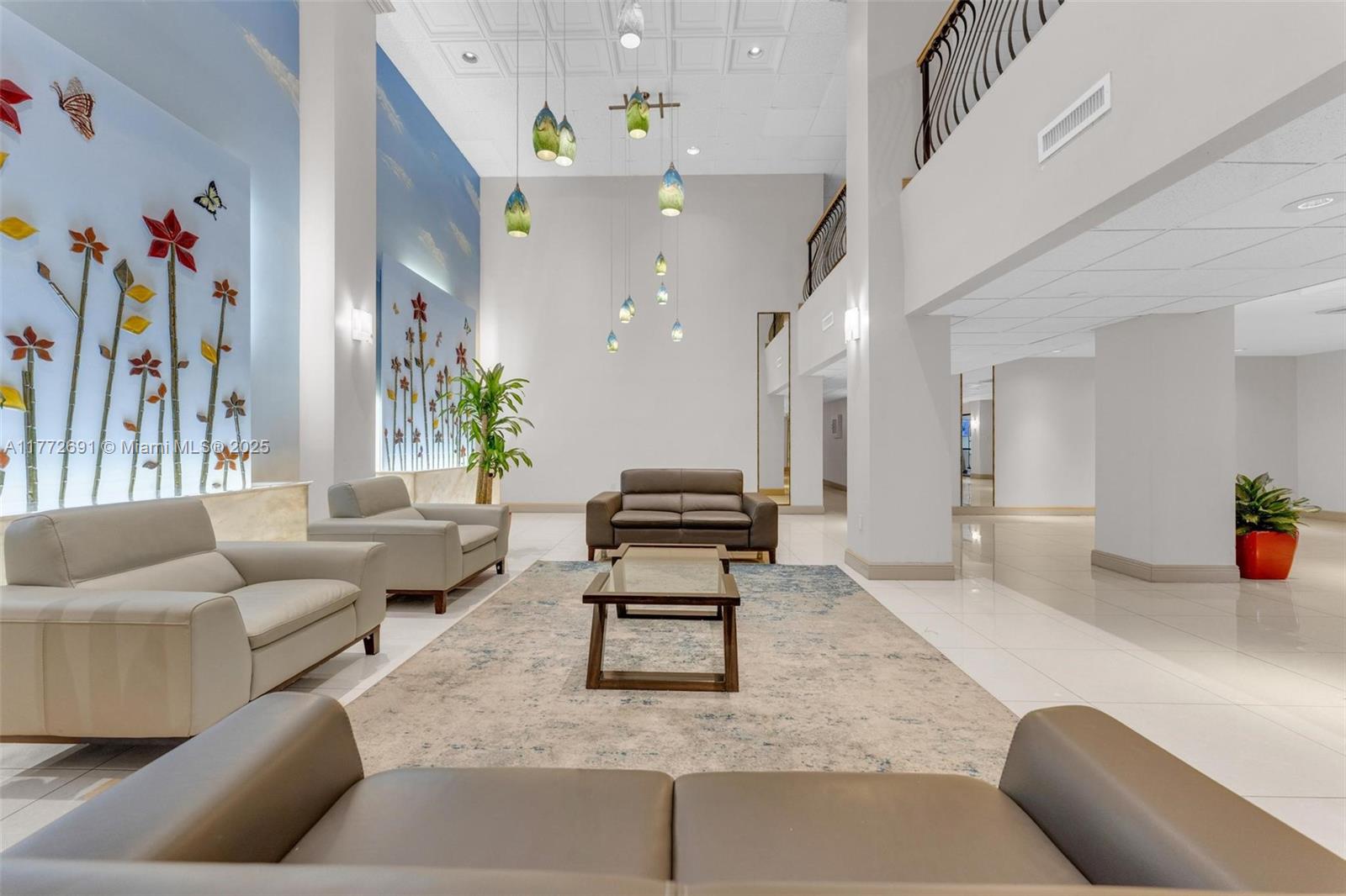 SUMMIT CONDO - Residential