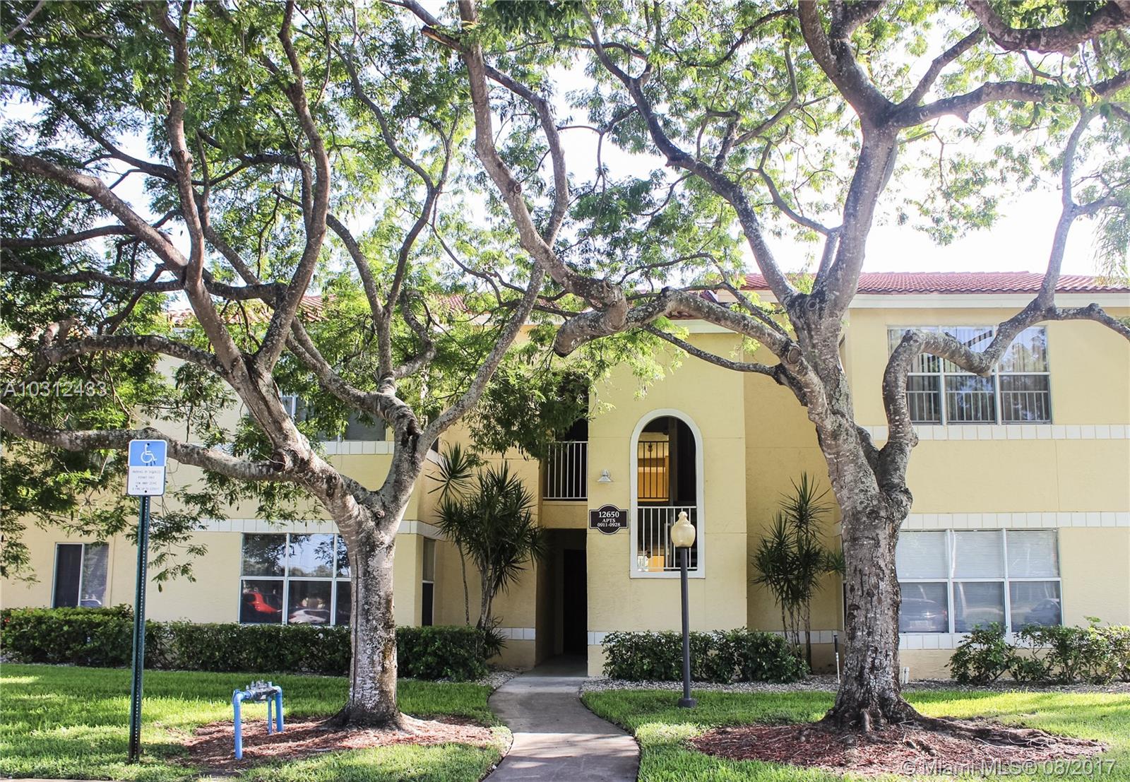 ISLES AT LAGO MAR - Residential Lease