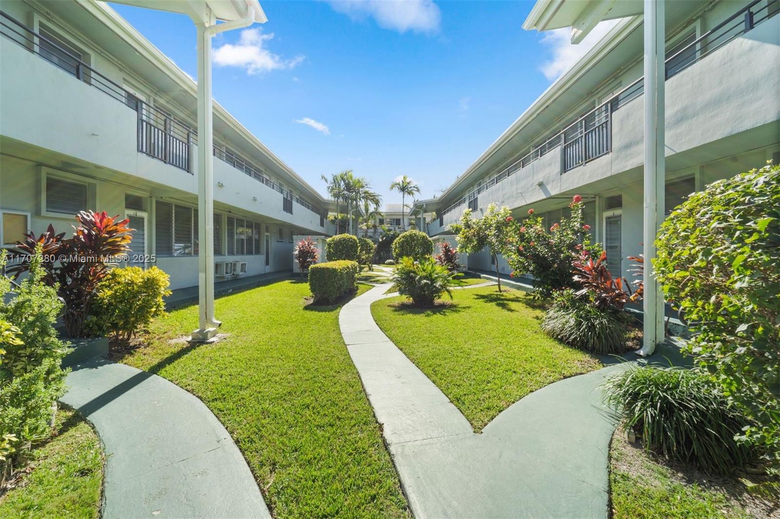BAY HARBOR ISLANDS, FLORID - Land