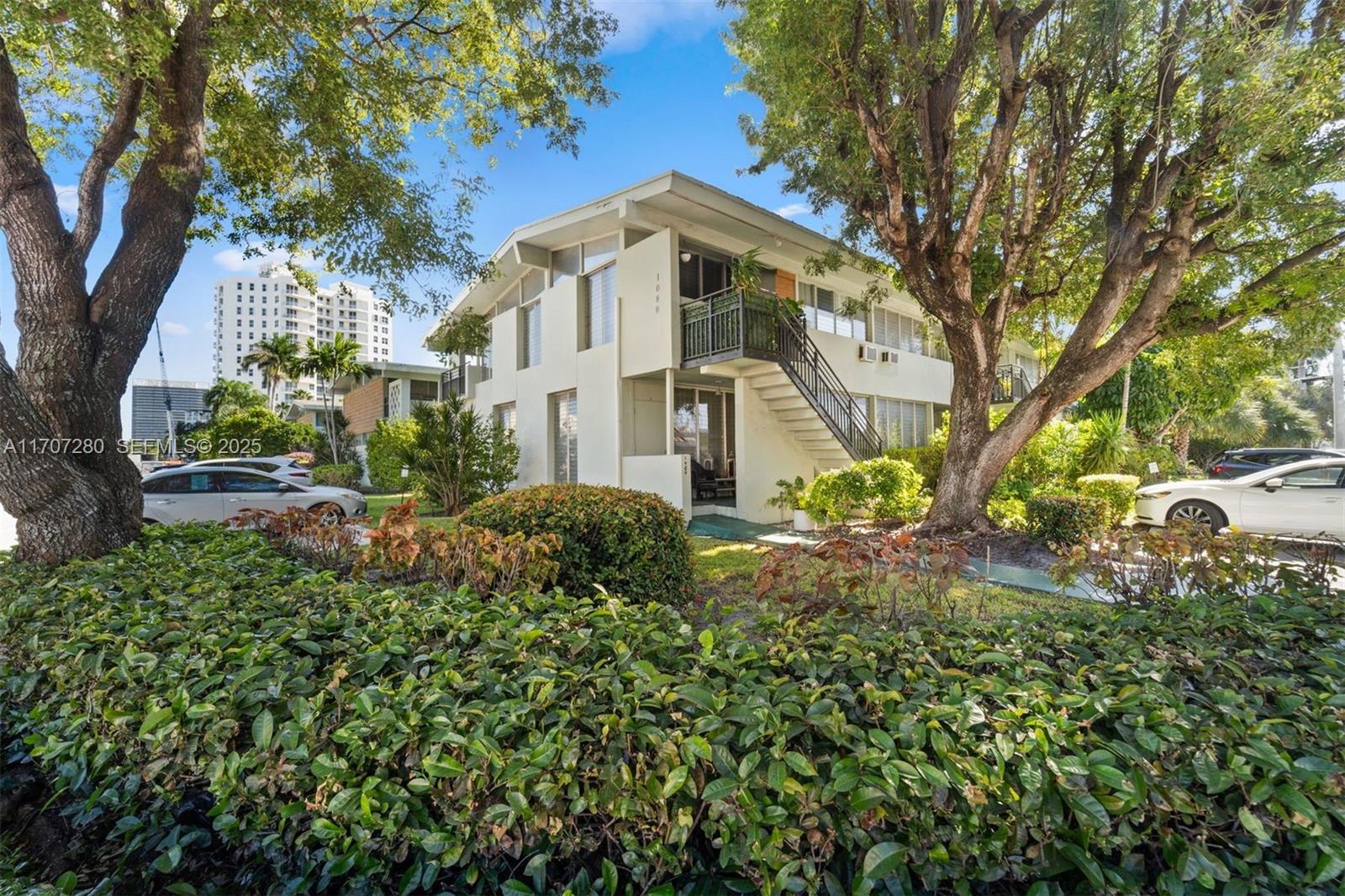 BAY HARBOR ISLANDS, FLORID - Land