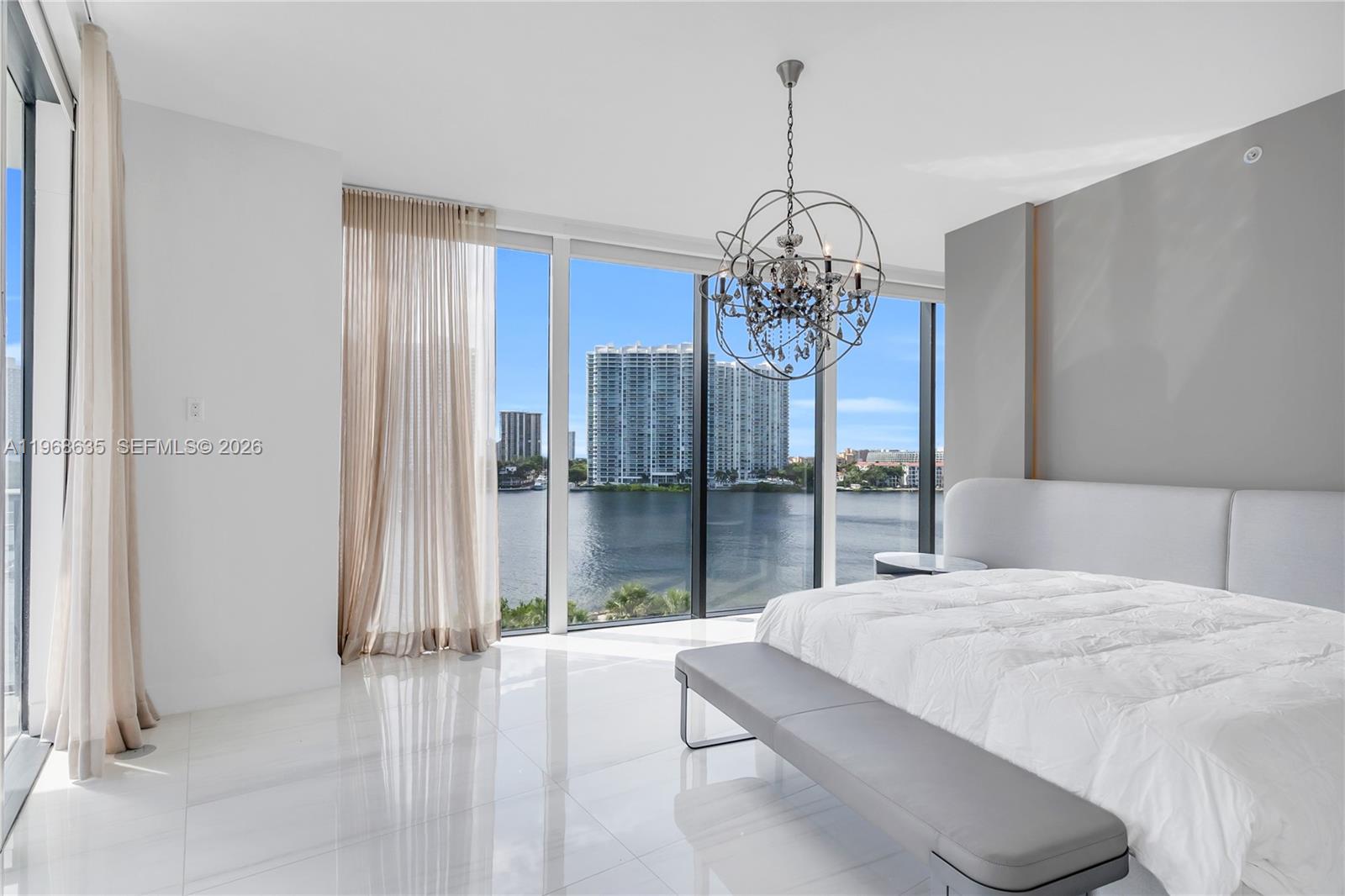 PRIVE CONDO - Residential