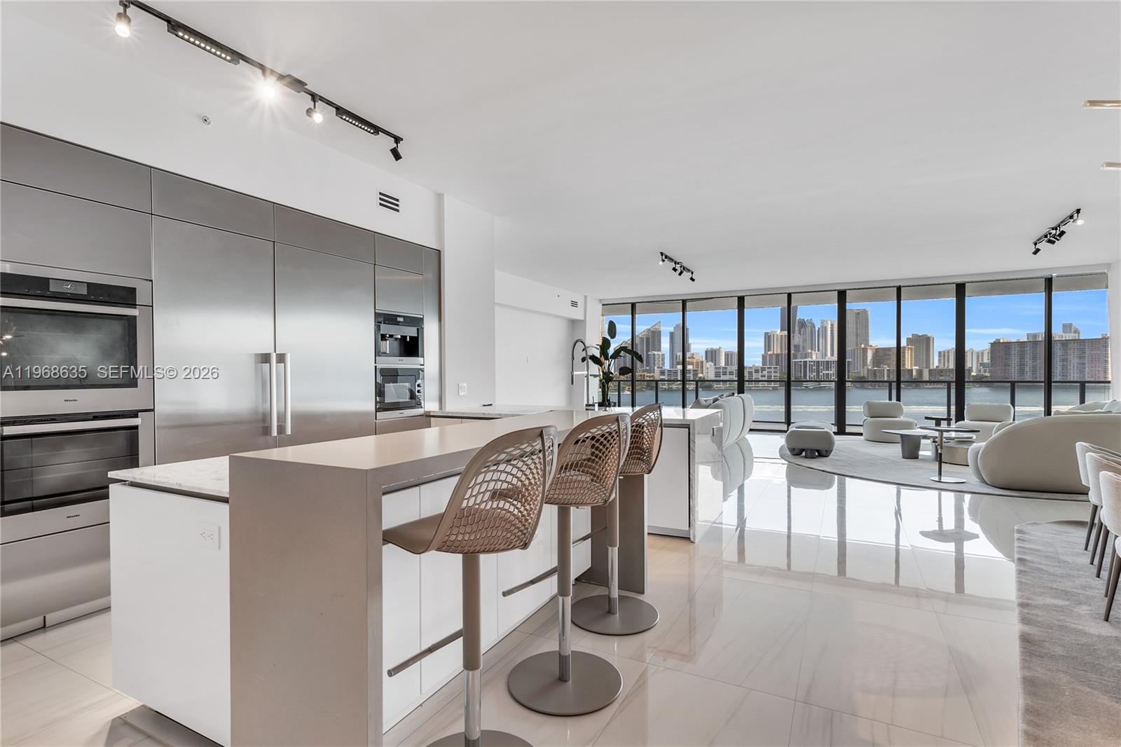 PRIVE CONDO - Residential