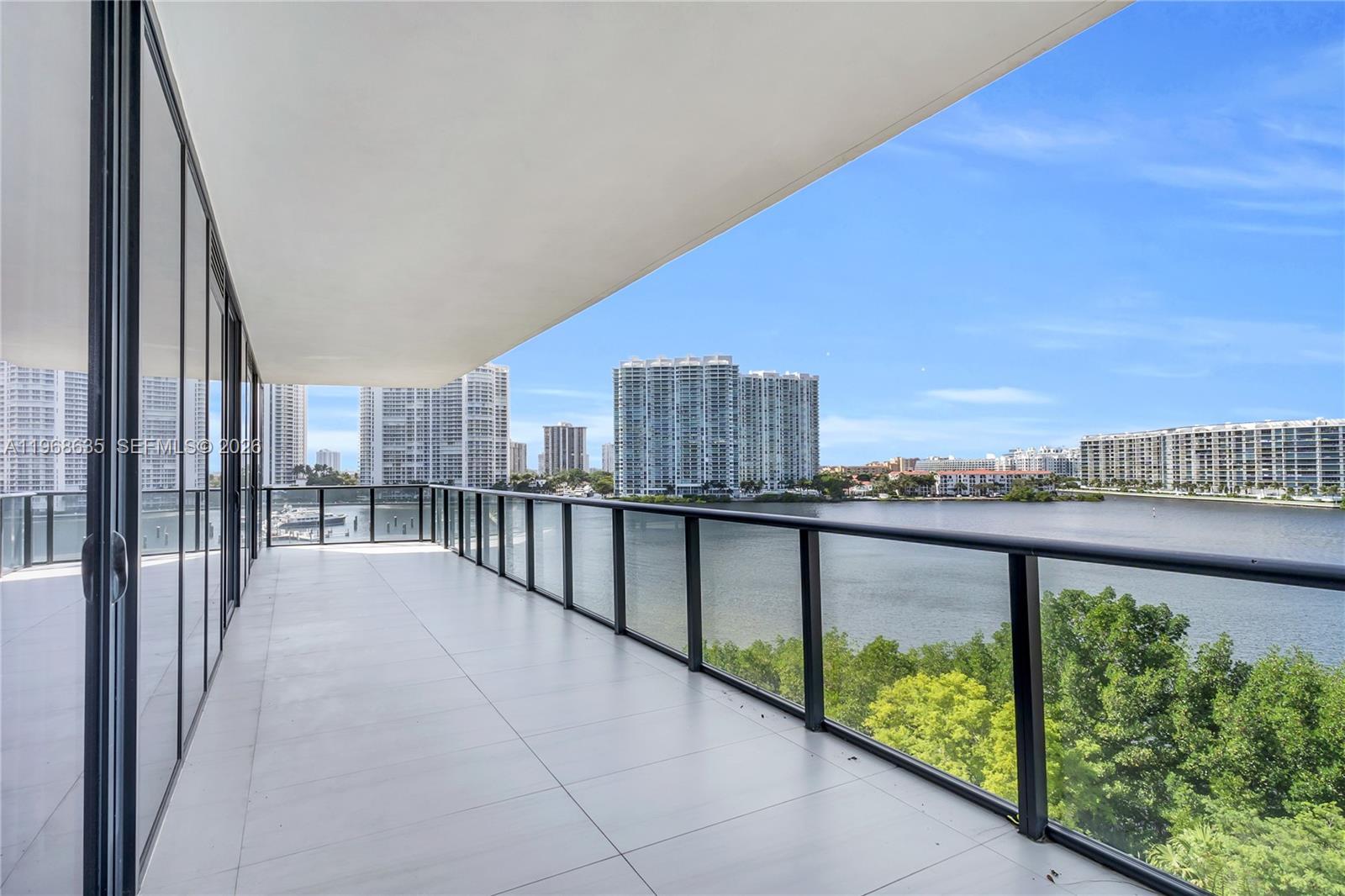 PRIVE CONDO - Residential