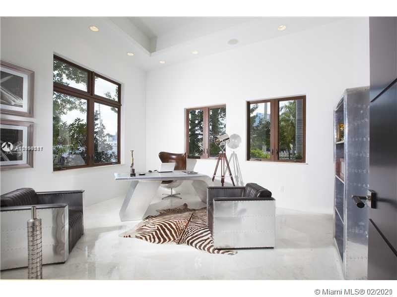 SUNSET LAKE EXTENSION - Residential