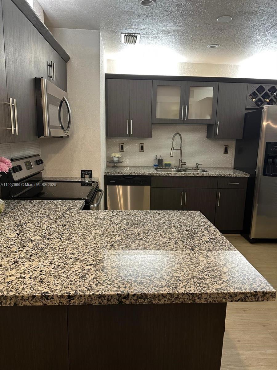 CUSAL SUB - Residential Lease