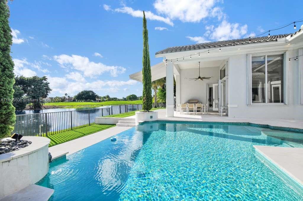 HERON BAY EAST - Residential