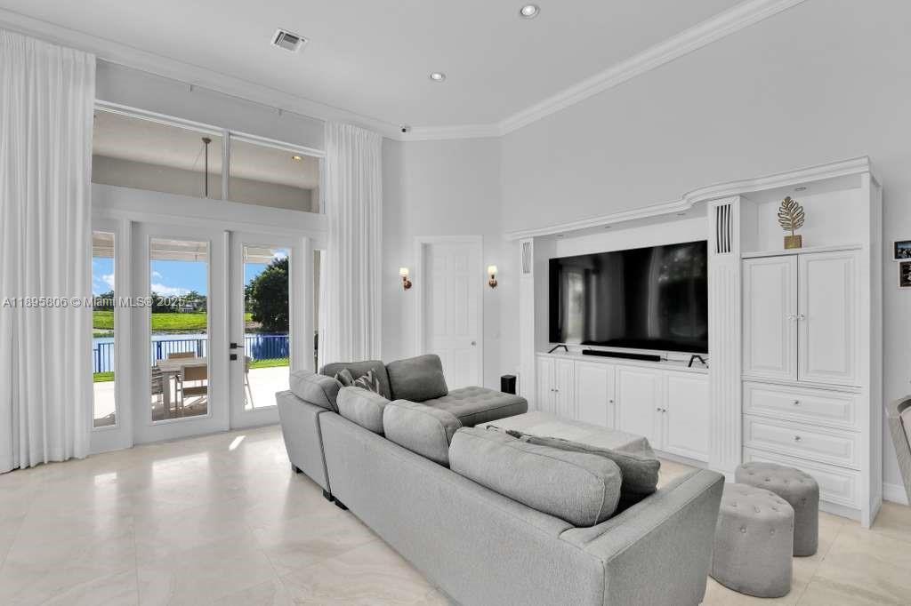 HERON BAY EAST - Residential