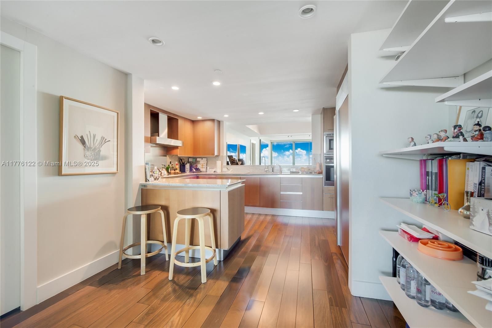 GROVENOR HOUSE CONDO - Residential