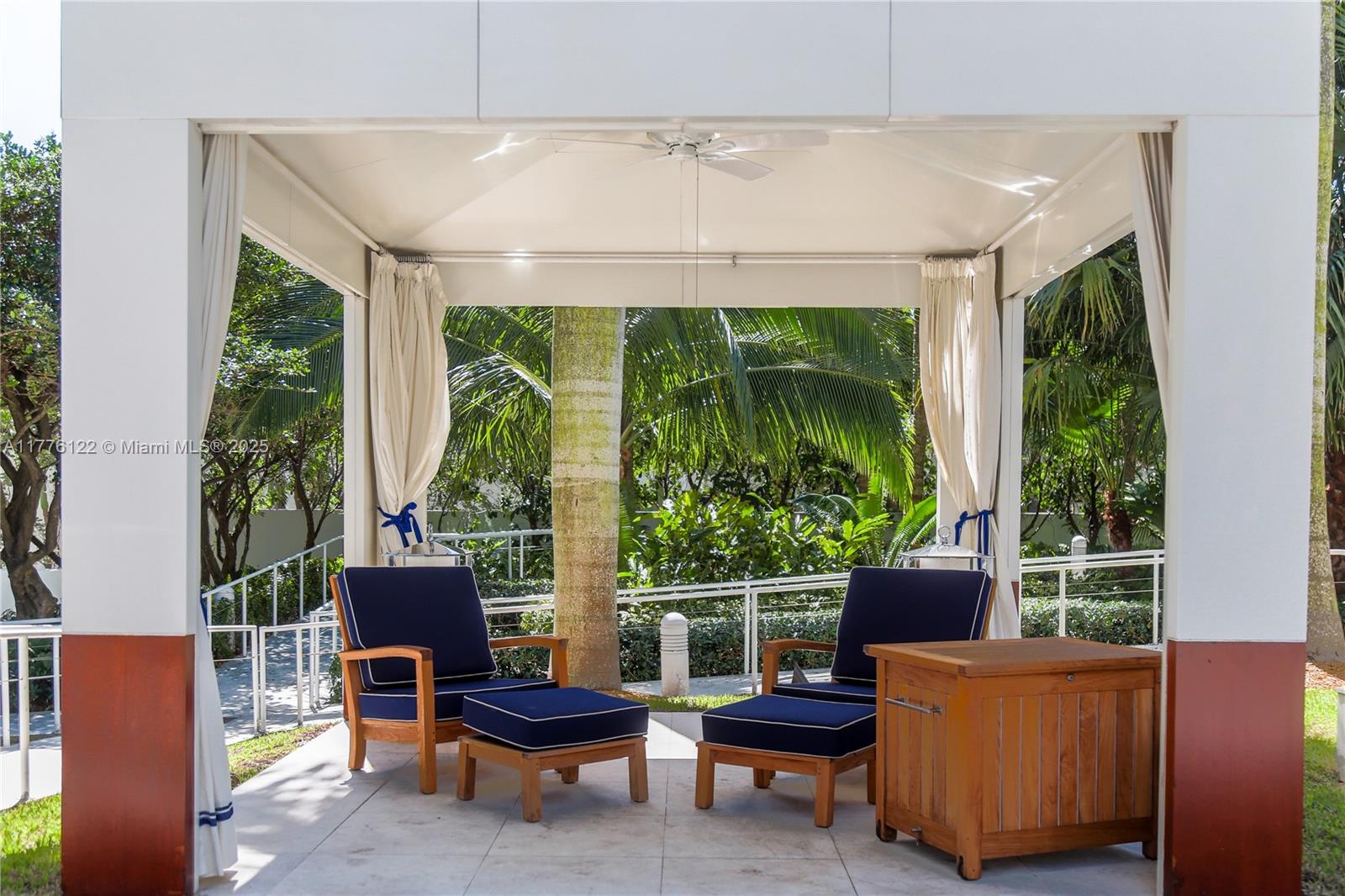 GROVENOR HOUSE CONDO - Residential