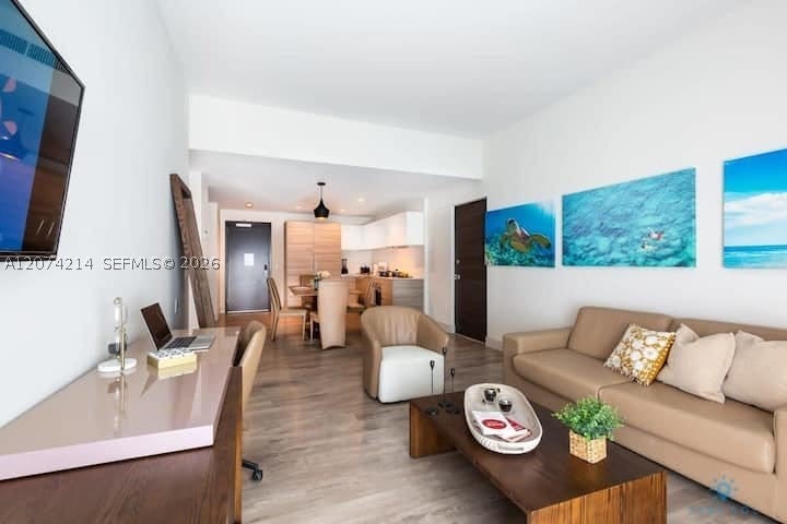777 N Ocean Dr N423