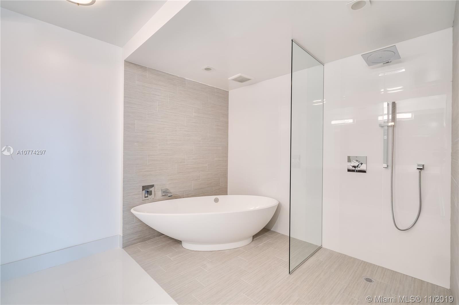 Parque Towers - Residential Lease