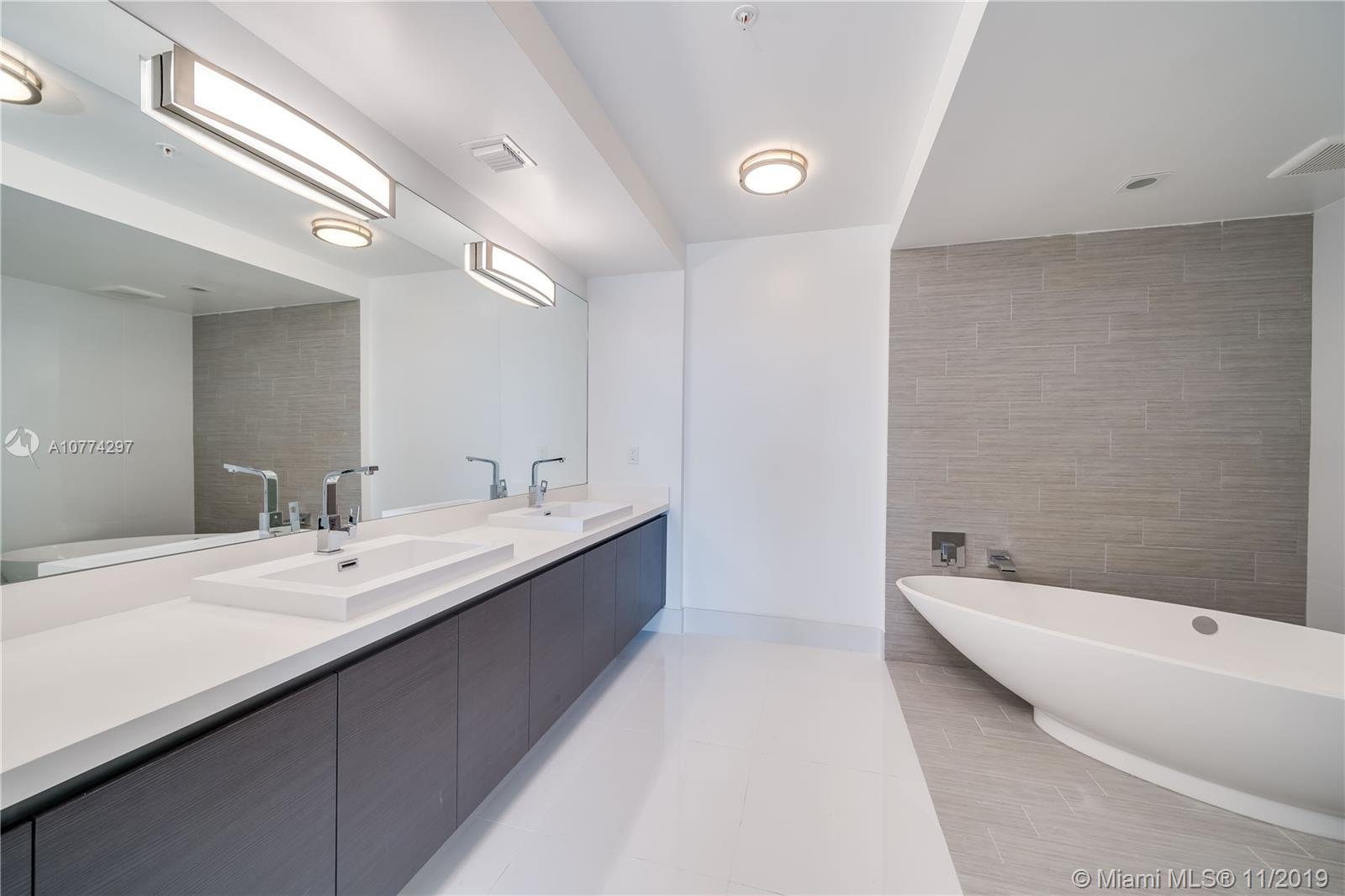 Parque Towers - Residential Lease