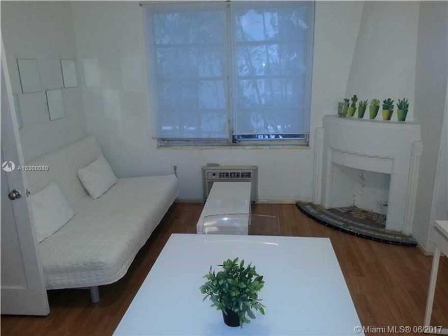 LOCATION ! LOCATION! IN THE HEART OF SOUTH BEACH 1 BLOCK TO LINCOLN RD.FURNISHED WITH NEW IMPACT WINDOWS. NICE ART DECO COZY APARTMENT . QUIET BUILDING