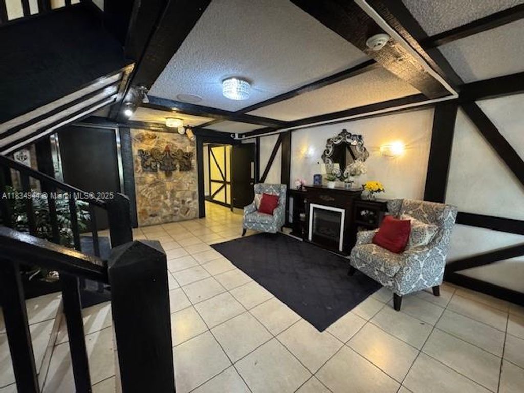 Photo of 3690 Inverrary Dr #1T, Lauderhill, FL 33319 (MLS # A11834944)