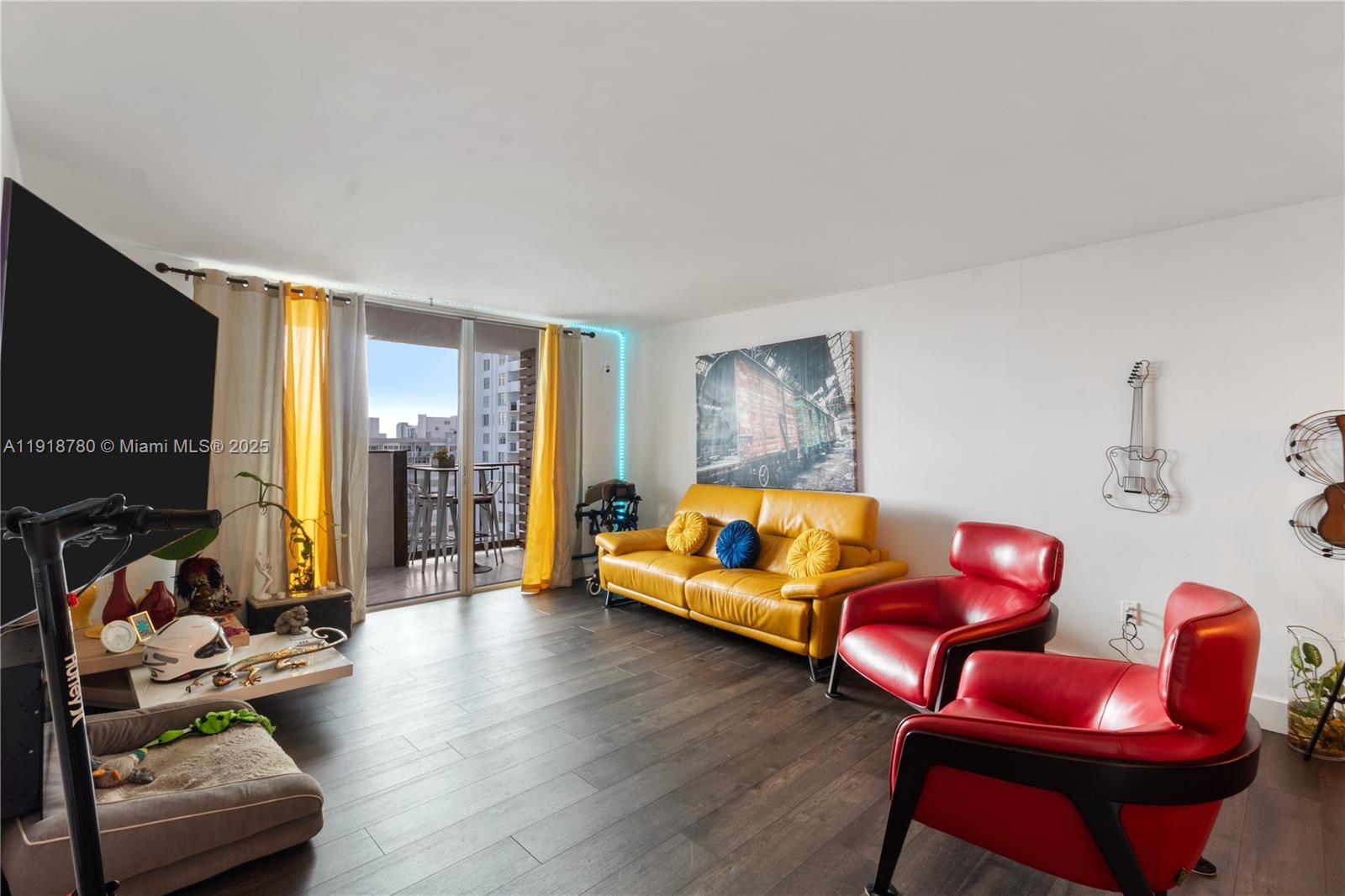 2780 NE 183rd St 2114